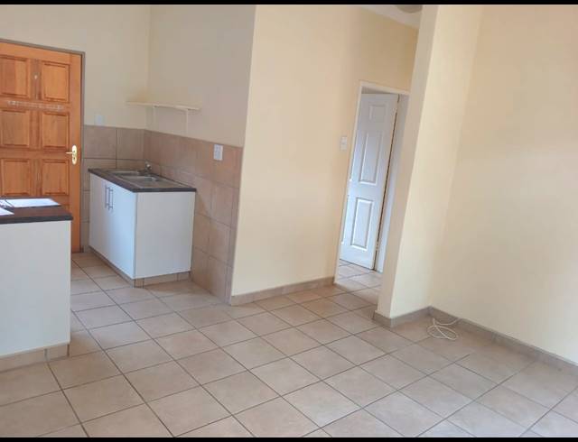 2 BEDROOM SECTIONAL TITLE FOR SALE IN GREENHILLS